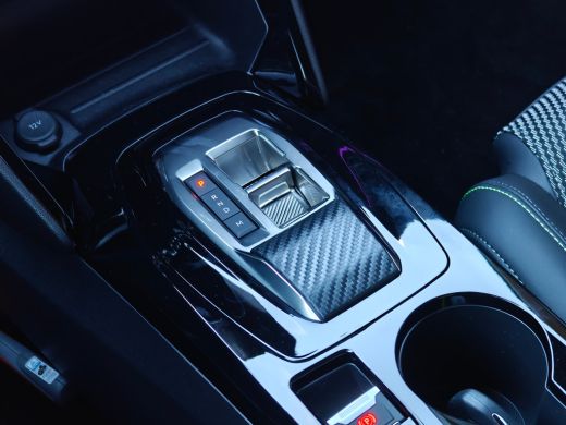 Peugeot 208 Hybrid 100 e-DCS6 GT | Achteruitrijcamera | Apple Carplay/Android Auto|telefoonintegratie premium... ActivLease financial lease