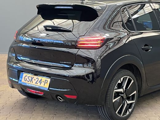 Peugeot 208 Hybrid 100 e-DCS6 GT ADAPTIEF CRUISE / CAMERA / LEDER/STOF / CARPLAY / LED / 17'' LMV / BLUETOOTH... ActivLease financial lease