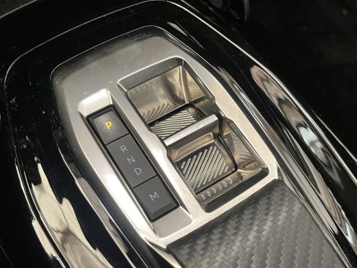 Peugeot 208 Hybrid 100 e-DCS6 GT ADAPTIEF CRUISE / CAMERA / LEDER/STOF / CARPLAY / LED / 17'' LMV / BLUETOOTH... ActivLease financial lease