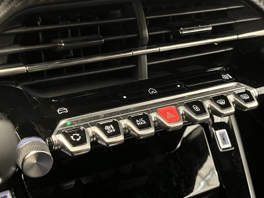 Peugeot 208 Hybrid 100 e-DCS6 GT ADAPTIEF CRUISE / CAMERA / LEDER/STOF / CARPLAY / LED / 17'' LMV / BLUETOOTH... ActivLease financial lease