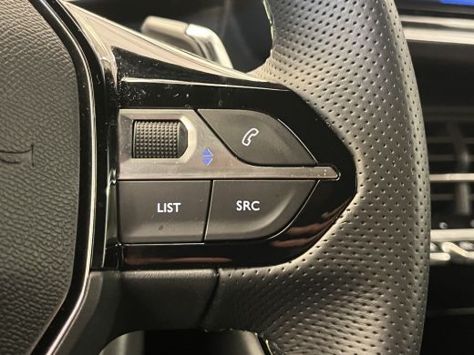 Peugeot 208 Hybrid 100 e-DCS6 GT ADAPTIEF CRUISE / CAMERA / LEDER/STOF / CARPLAY / LED / 17'' LMV / BLUETOOTH... ActivLease financial lease