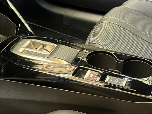 Peugeot 208 Hybrid 100 e-DCS6 GT ADAPTIEF CRUISE / CAMERA / LEDER/STOF / CARPLAY / LED / 17'' LMV / BLUETOOTH... ActivLease financial lease