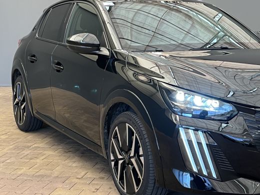 Peugeot 208 Hybrid 100 e-DCS6 GT ADAPTIEF CRUISE / CAMERA / LEDER/STOF / CARPLAY / LED / 17'' LMV / BLUETOOTH... ActivLease financial lease