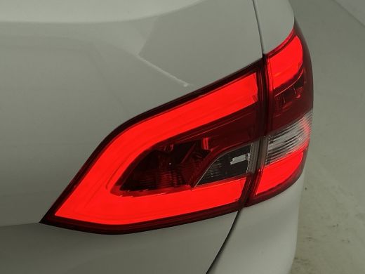 Peugeot 308 SW 1.2 111PK PureTech Active * Distributie vv bij 85Dkm.* / Trekhaak / Navigatie / Airco-ecc./ Pd... ActivLease financial lease