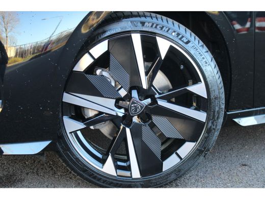 Peugeot 308 SW 1.2 Hybrid 145 PK GT | Adaptive Cruise | 360 Cam | Pano | Focal | Elec. Achterklep | | Adaptiv... ActivLease financial lease