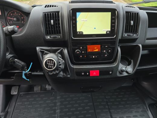 Peugeot Boxer 2.2 BlueHDi L2 H2 3.5T 140 Pk - Euro 6 - Navi - Airco - Cruise Control ActivLease financial lease