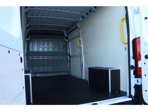 Peugeot Boxer 335 L3H2 BlueHDi 140 | Cruise Control | Camera | Navi | Carplay | Climate | LED | PDC | ActivLease financial lease