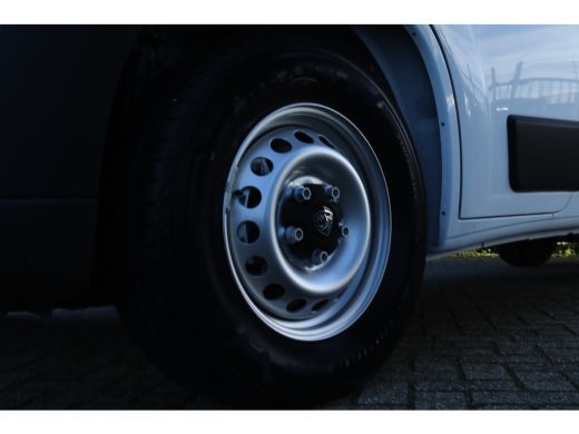 Peugeot Boxer 335 L3H2 BlueHDi 140 | Cruise Control | Camera | Navi | Carplay | Climate | LED | PDC | ActivLease financial lease