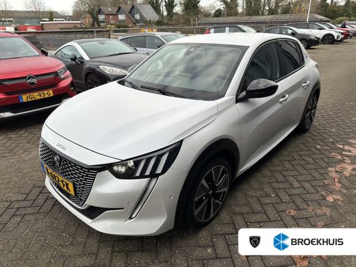 Peugeot e-208 EV GT 350 50 kWh 3-Fase | Achterbank in delen neerklapbaar | Achteruitrijcamera | Airco (automati...