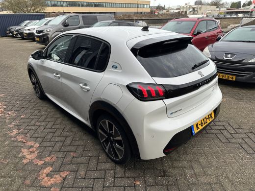 Peugeot e-208 EV GT 350 50 kWh 3-Fase | Achterbank in delen neerklapbaar | Achteruitrijcamera | Airco (automati... ActivLease financial lease