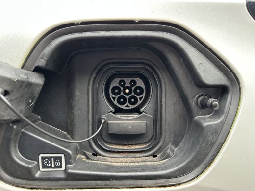 Peugeot e-208 EV GT 350 50 kWh 3-Fase | Achterbank in delen neerklapbaar | Achteruitrijcamera | Airco (automati... ActivLease financial lease