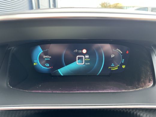 Peugeot e-208 EV GT 350 50 kWh 3-Fase | Achterbank in delen neerklapbaar | Achteruitrijcamera | Airco (automati... ActivLease financial lease