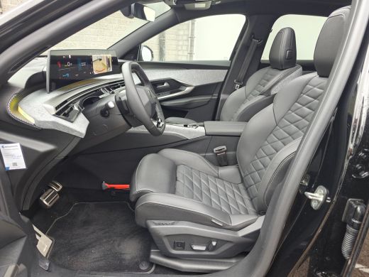 Peugeot e-3008 Launch Edition 325 Dual Motor 73 kWh Black Edition | 11 kW lader | Achterbank in delen neerklapba... ActivLease financial lease