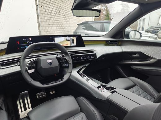 Peugeot e-3008 Launch Edition 325 Dual Motor 73 kWh Black Edition | 11 kW lader | Achterbank in delen neerklapba... ActivLease financial lease
