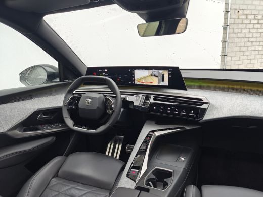 Peugeot e-3008 Launch Edition 325 Dual Motor 73 kWh Black Edition | 11 kW lader | Achterbank in delen neerklapba... ActivLease financial lease