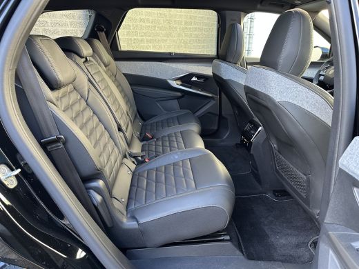 Peugeot e-5008 Launch Edition Dual Motor 73 kWh Black Edition | 2 stoelen op derde rij | Achterstoelen verwarmd ... ActivLease financial lease