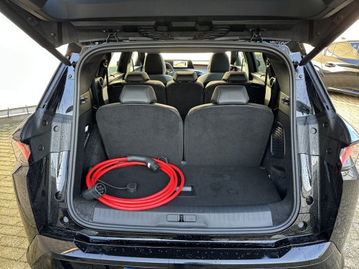 Peugeot e-5008 Launch Edition Dual Motor 73 kWh Black Edition | 2 stoelen op derde rij | Achterstoelen verwarmd ... ActivLease financial lease