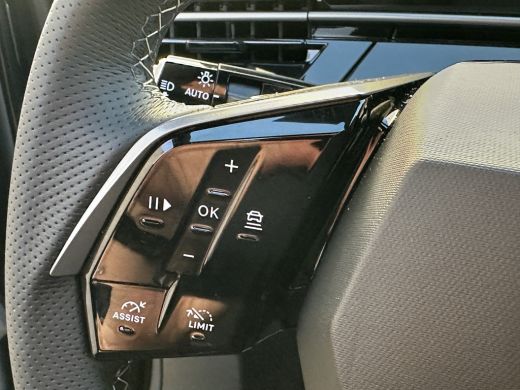 Peugeot e-5008 Launch Edition Dual Motor 73 kWh Black Edition | 2 stoelen op derde rij | Achterstoelen verwarmd ... ActivLease financial lease