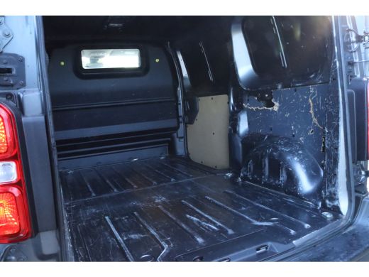 Peugeot Expert 2.0 BlueHDI 120 Standard Premium | Cruise Control | Trekhaak | Parkeersensoren | Radio | Airco ActivLease financial lease