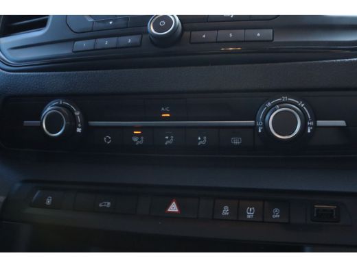 Peugeot Expert 2.0 BlueHDI 120 Standard Premium | Cruise Control | Trekhaak | Parkeersensoren | Radio | Airco ActivLease financial lease