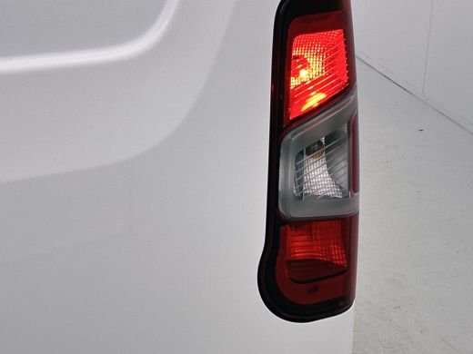 Peugeot Partner 1.2 Benzine 111PK Euro6 *Distributie bij 66Dkm.vervangen* Premium / Airco / Navigatie / Schuifdeu... ActivLease financial lease