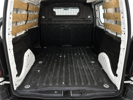 Peugeot Partner 1.2 Benzine 111PK Euro6 *Distributie bij 66Dkm.vervangen* Premium / Airco / Navigatie / Schuifdeu... ActivLease financial lease