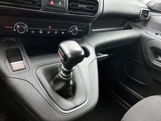 Peugeot Partner 1.2 Benzine 111PK Euro6 *Distributie bij 66Dkm.vervangen* Premium / Airco / Navigatie / Schuifdeu... ActivLease financial lease