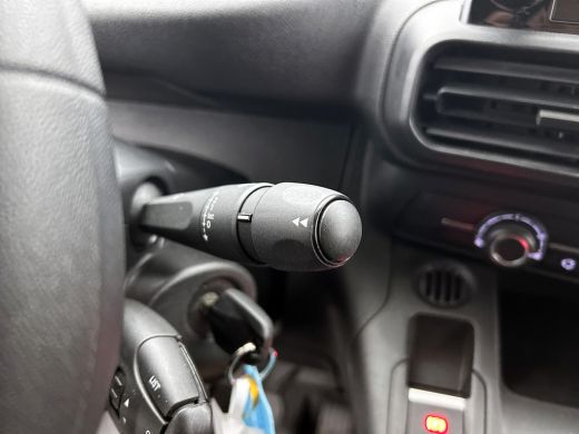 Peugeot Partner 1.2 Benzine 111PK Euro6 *Distributie bij 68Dkm. vervangen* Premium / Airco / Navigatie / Schuifde... ActivLease financial lease