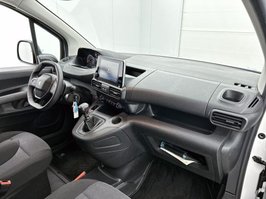 Peugeot Partner 1.2 Benzine 111PK Euro6 *Distributie bij 68Dkm. vervangen* Premium / Airco / Navigatie / Schuifde... ActivLease financial lease