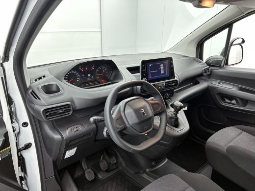 Peugeot Partner 1.2 Benzine 111PK Euro6 *Distributie bij 68Dkm. vervangen* Premium / Airco / Navigatie / Schuifde... ActivLease financial lease
