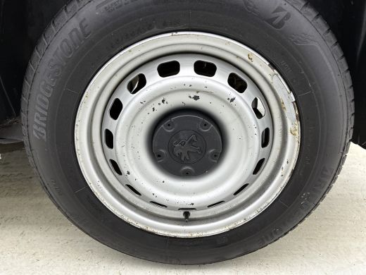 Peugeot Partner 1.2 Benzine 111PK Euro6 *Distributie bij 68Dkm. vervangen* Premium / Airco / Navigatie / Schuifde... ActivLease financial lease