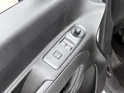 Peugeot Partner 1.2 Benzine 111PK Euro6 *Distributie bij 68Dkm. vervangen* Premium / Airco / Navigatie / Schuifde... ActivLease financial lease