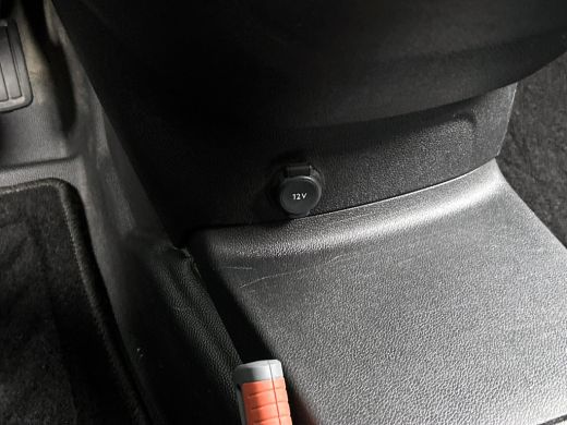 Peugeot Partner 1.2 Benzine 111PK Euro6 *Distributie bij 68Dkm. vervangen* Premium / Airco / Navigatie / Schuifde... ActivLease financial lease