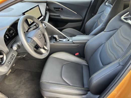 Toyota C-HR 2.0 Hybrid 200 Premi&egrave;re Edition | All Wheel Drive | Panoramadak | 360 graden camera | Stoel- + st... ActivLease financial lease