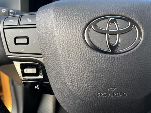 Toyota C-HR 2.0 Hybrid 200 Premi&egrave;re Edition | All Wheel Drive | Panoramadak | 360 graden camera | Stoel- + st... ActivLease financial lease