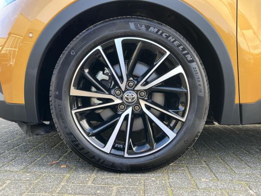 Toyota C-HR 2.0 Hybrid 200 Premi&egrave;re Edition | All Wheel Drive | Panoramadak | 360 graden camera | Stoel- + st... ActivLease financial lease