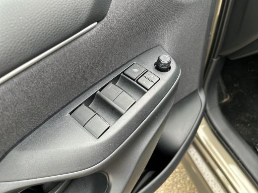 Toyota Yaris 1.5 Hybrid 115 First Edition Toyota Yaris Hybrid 115 First Edition ActivLease financial lease