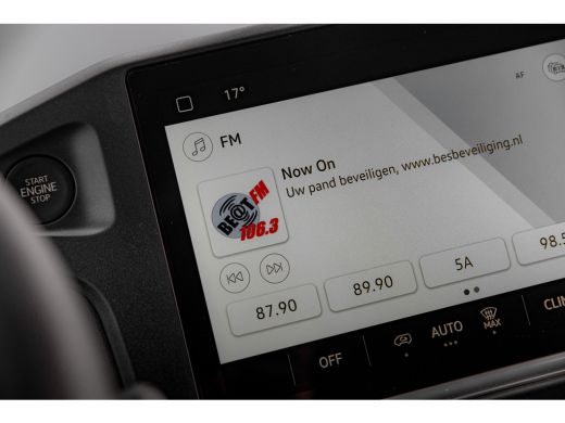 Volkswagen e-Transporter 218 pk | 64kWh | &euro;9.000 Voorraad Voordeel | Trekhaak | Bijrijdersbank | Achterdeuren | Apple Carp... ActivLease financial lease