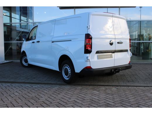 Volkswagen e-Transporter 218 pk | 64kWh | &euro;9.000 Voorraad Voordeel | Trekhaak | Bijrijdersbank | Achterdeuren | Apple Carp... ActivLease financial lease
