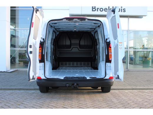 Volkswagen e-Transporter L2 64kWh | 218 pk | 4 luidsprekers | Radio Composition Colour (MIB3 8,25" touchscreen) ActivLease financial lease