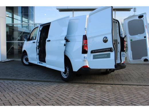 Volkswagen e-Transporter L2 64kWh | 218 pk | 4 luidsprekers | Radio Composition Colour (MIB3 8,25" touchscreen) ActivLease financial lease