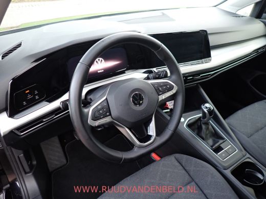 Volkswagen Golf 1.0TSI Life ACC/CARPLAY/NAVI/CAMERA/SFEERVERLICHTING ActivLease financial lease