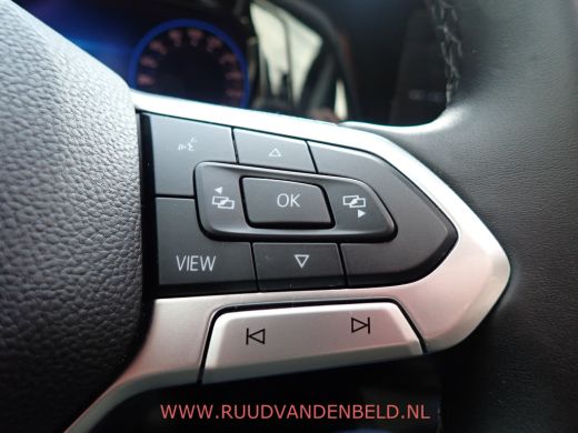 Volkswagen Golf 1.0TSI Life ACC/CARPLAY/NAVI/CAMERA/SFEERVERLICHTING ActivLease financial lease