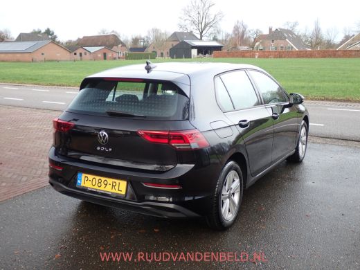 Volkswagen Golf 1.0TSI Life ACC/CARPLAY/NAVI/CAMERA/SFEERVERLICHTING ActivLease financial lease