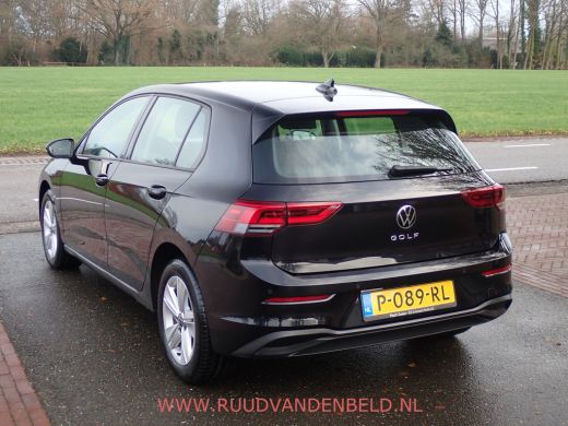 Volkswagen Golf 1.0TSI Life ACC/CARPLAY/NAVI/CAMERA/SFEERVERLICHTING ActivLease financial lease