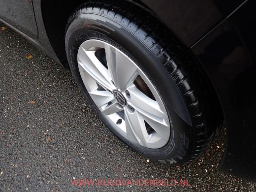 Volkswagen Golf 1.0TSI Life ACC/CARPLAY/NAVI/CAMERA/SFEERVERLICHTING ActivLease financial lease