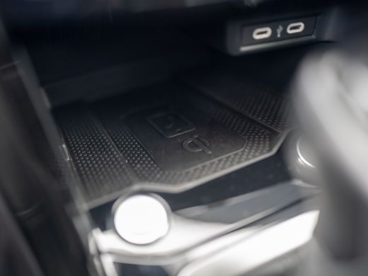 Volkswagen T-Roc 1.5 TSI R-Line | Panodak | Keyless | Side Assist | Elk. A-klep | IQ Light | Camera | Prijs Rijkla... ActivLease financial lease