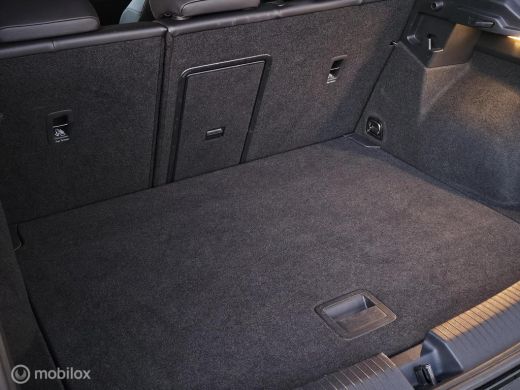 Volkswagen T-Roc 1.5 TSI R-Line Panorama/Keyless/IQ light/Black style ActivLease financial lease