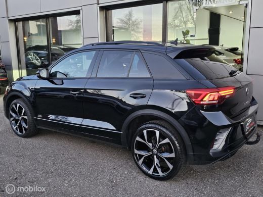 Volkswagen T-Roc 1.5 TSI R-Line Panorama/Keyless/IQ light/Black style ActivLease financial lease