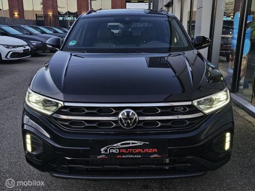Volkswagen T-Roc 1.5 TSI R-Line Panorama/Keyless/IQ light/Black style ActivLease financial lease